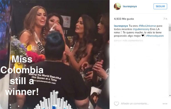 
Hoa hậu Peru ủng hộ Colombia.
