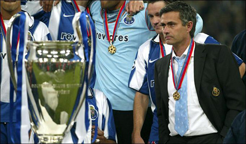 
Mourinho vô địch Champions League 2004 cùng Porto
