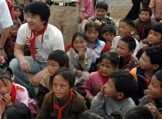 
Thành Long là Đại sứ thiện chí của UNICEF.
