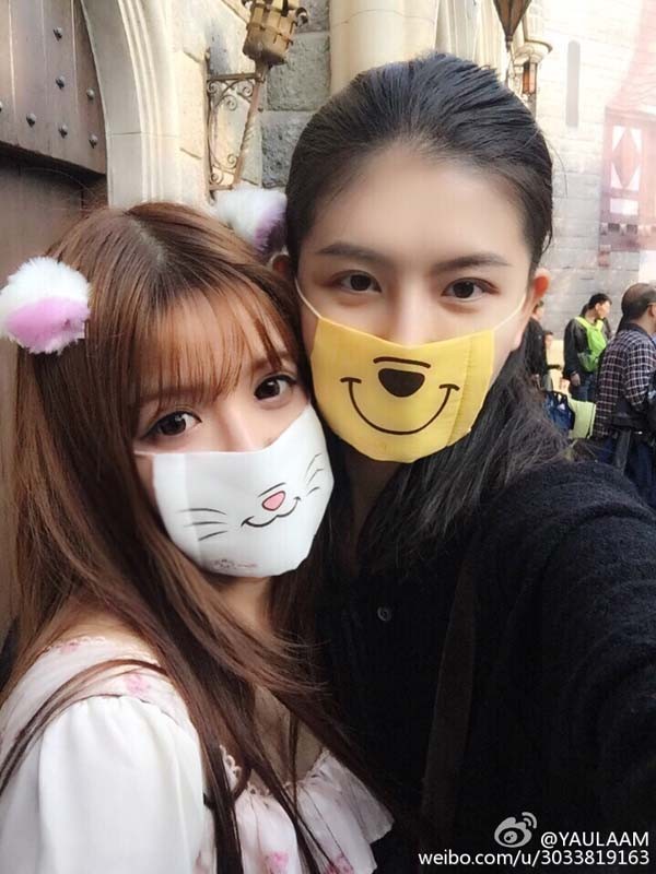 Những hình ảnh tình cảm của hai người thường xuyên xuất hiện trên mạng xã hội weibo.