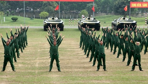 Theo đó, tại triển lãm quốc phòng và an ninh Eurosatory 2014, công ty Excalibur Army (Slovakia) đã cho ra mắt mẫu xe chiến đấu bộ binh BMP-MEXCA - phiên bản nâng cấp của xe chiến đấu bộ binh huyền thoại BMP-1 do Liên Xô chế tạo.