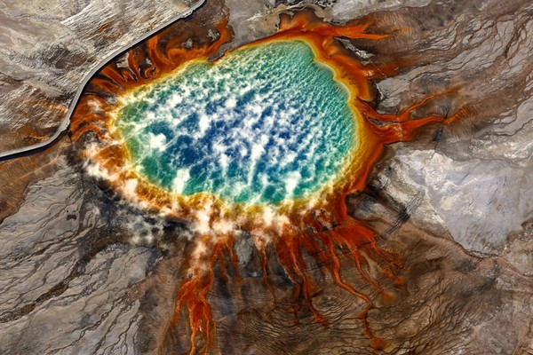 
Hồ đa sắc Grand Prismatic Spring ở Hoa Kỳ.(Tác giả: Jassen T)
