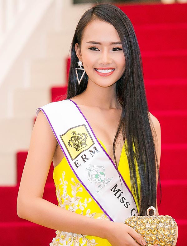 Sau khi trở về từ Hàn Quốc, người đẹp Lâm Thùy Anh - Á hậu 4 cuộc thi Nữ hoàng sắc đẹp toàn cầu 2015 vừa đã có buổi gặp gỡ khán giả hâm mộ và đồng nghiệp tại TP. HCM.