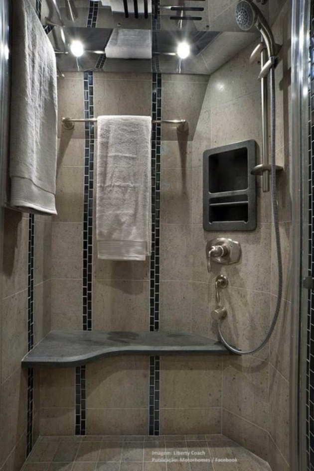 Phòng tắm với trang thiết bị xa xỉ