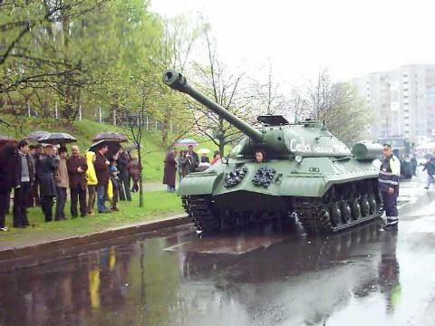 T-34 là một trong những loại xe tăng có sự phối hợp tốt nhất giữa tính năng bảo vệ, tính cơ động, hoả lực và độ tin cậy cũng như khả năng dễ sử dụng và bảo trì. Nó cũng là một trong những mẫu thiết kế có thời hạn phục vụ lâu nhất, một số chiếc hiện vẫn còn được sử dụng. 