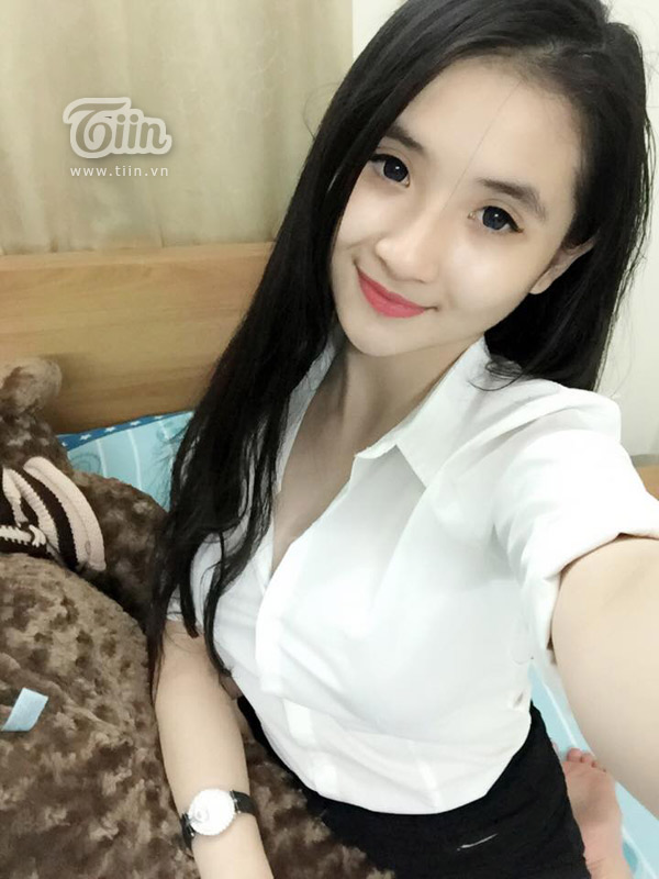 9x xinh đẹp bị nhầm tưởng là Angela Phương Trinh