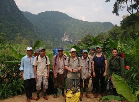 Vi sao du khach phai “xep hang” den 2016 de kham pha Son Doong?