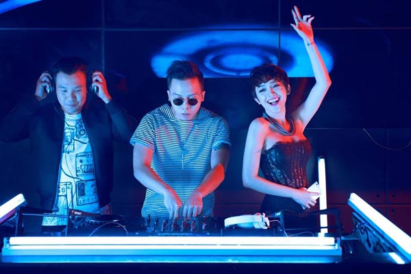 Ngoài sự thăng hoa, bùng nổ của Tóc Tiên và DJ Hoàng Touliver, thảnh công của team V có sự góp sức lớn của Producer Long Halo.