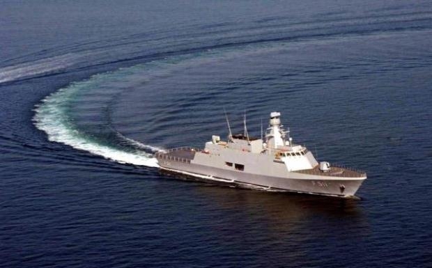 
Ngoài ra, tàu còn có thể mang theo 1 trực thăng chống tàu ngầm. Theo dự án, tàu được thiết kế cho máy bay trực thăng S-70B Seahawk cất cánh trên boong hoặc một vài loại UAV mini. Tàu có khả năng tốc độ lên đến 29 hải lý/h và hoạt động độc lập trong thời gian 10 ngày.
