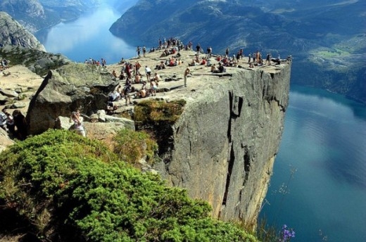 Dãy núi ở Preikestolen, Na Uy