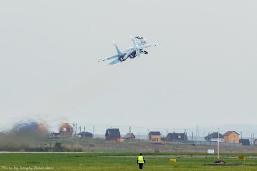 [ẢNH] Tiêm kích Su-35 và Su-30SM song kiếm hợp bích - ảnh 7