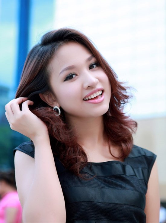 hotgirl, đầu tiên, Quỳnh Chi, Tâm Tít, Mi Vân, Vân Hugo, Huyền Lizzie, Ngọc Anh