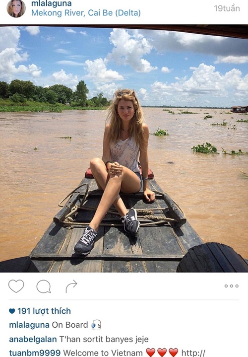 
Hình ảnh cô gái đẹp nhất thế giới đi thuyền khám phá đồng bằng Sông Cửu Long khiến fan Việt thích thú.
