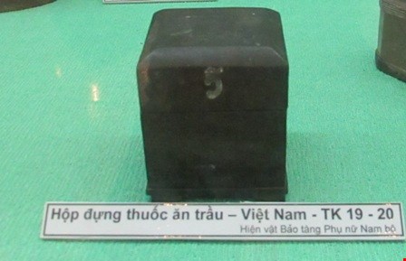  Hộp thuốc đựng trầu - thế kỷ XIX - XX.