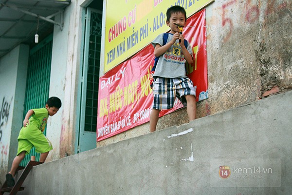 Chuyện lạ ở con đường mới mở tại Sài Gòn: Bắc thang để leo vào nhà 8