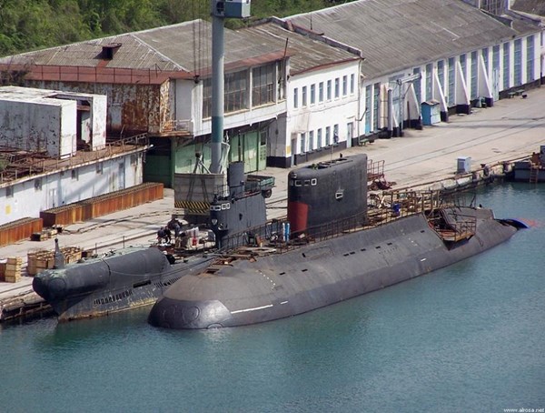 Dự kiến, trong 2 năm tới, Hạm đội Biển Đen của Nga sẽ được biên chế tổng số 6 chiếc tàu ngầm điện diesel thuộc Dự án 636. Hiện tại, chiếc tàu ngầm thứ 3 và thứ 4 thuộc lớp này, mang tên Stary Oskol và Krasnodar, đang được đóng tại nhà máy đóng tàu trên.