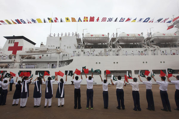 Tàu Trung Quốc cập cảng Pakistan. Ảnh: Defense.pk