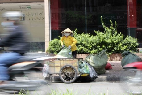 Ở đây trở thành nơi tập kết hàng của nhiều người mua phế liệu.