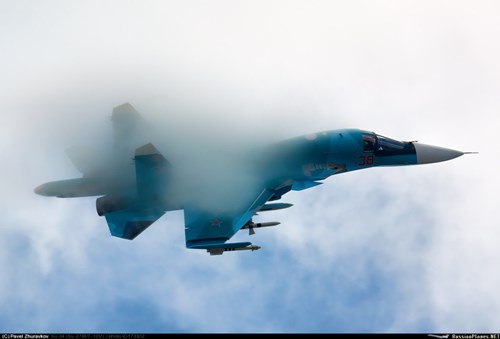 
Su-34 được trang bị các loại vũ khí chính xác cao, tấn công đa dạng các mục tiêu trên không, mặt đất, trên biển.
