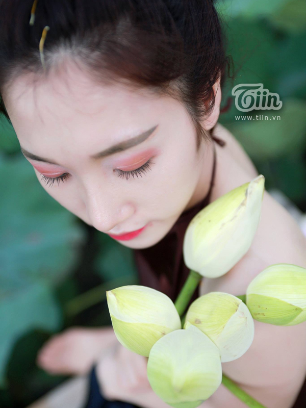 Cô giáo dạy đàn xinh đẹp như hot girl