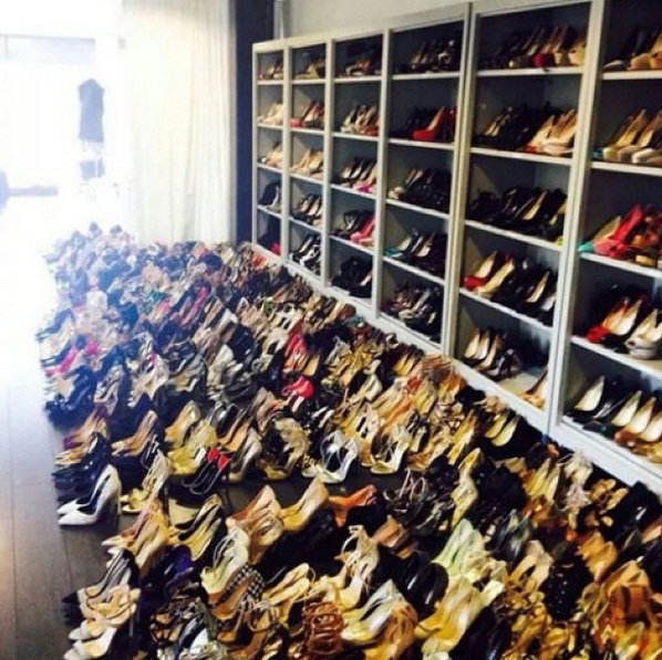 Bộ sưu tập giày hàng khủng của một tiểu thư nhà giàu ở Dubai.