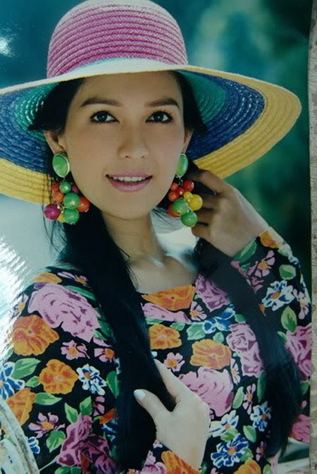 Với vẻ đẹp trong sáng, suốt 4 năm từ 1985 đến 1988, Diễm My là người mẫu ảnh lịch nổi tiếng khắp trong Nam ngoài Bắc, người ta tặng chị danh hiệu Ảnh hậu dù chị chưa từng trải qua cuộc thi nhan sắc nào.