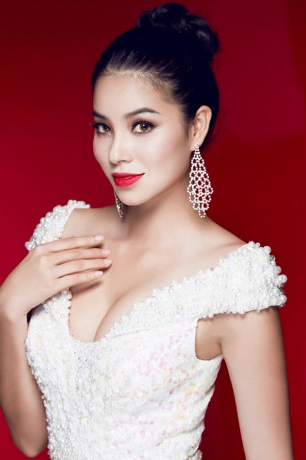 
Trắng tay tại Hoa hậu Việt Nam 2014, song Phạm Thị Hương lại nhận được nhiều sự yêu mến của công chúng.

