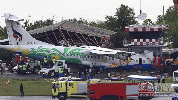 4/8/2009, chuyến bay số hiệu 266 của Bangkok Airways bị trượt khỏi đường băng tại sân bay đảo Koh Samui và đâm vào đài kiểm soát không lưu, làm nhiều người bị thương.