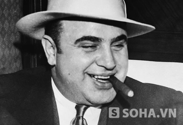 Hâm mộ &quot;ông trùm thế giới ngầm&quot; Al Capone, Chu Vĩnh Khang cũng được xem như một &quot;trùm xã hội đen&quot; ở Trung Quốc. Ảnh: History.com