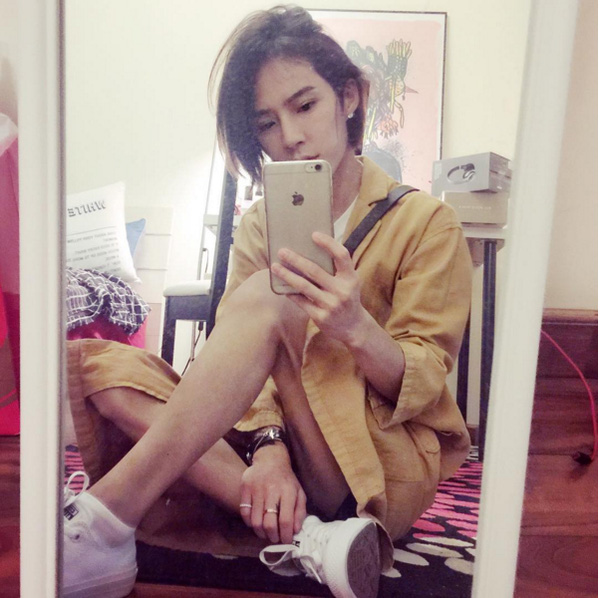 
Ở nhiều bức ảnh người ta không thể phân biệt được Echovi là cô nàng tomboy hay là một anh chàng.
