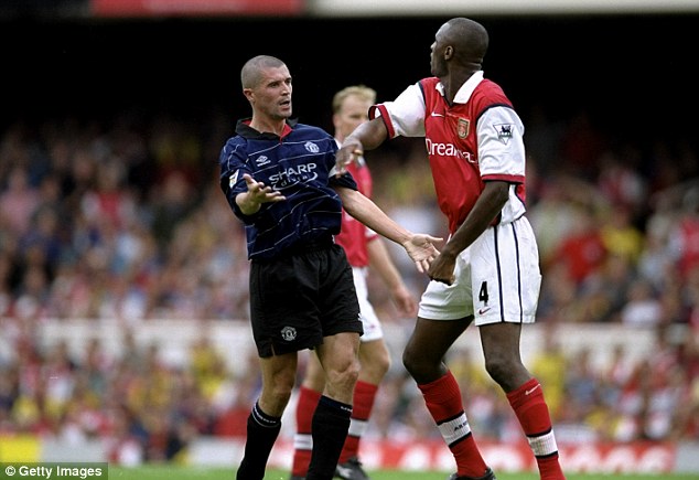 Các fan hâm mộ chưa bao giờ quên cuộc chiến giữa Vieira và Roy Keane.