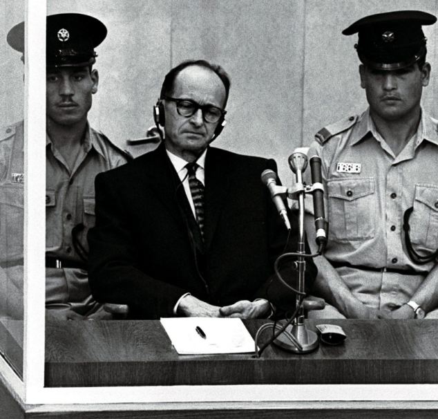 Adolf Eichmann được xét xử tại Israel. Ảnh: Daily Mail.