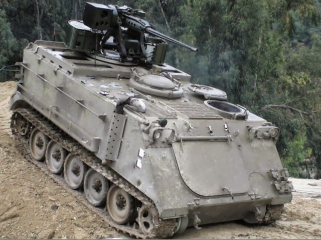 Xe bọc thép chở quân M113 với tháp pháo ORCWS cỡ 25mm.