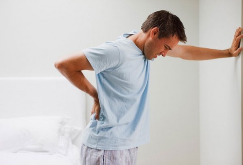 Độc chiêu chữa đau lưng hiệu quả không cần đến bác sĩ - Ảnh 1.