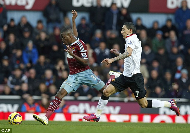 Cầu thủ West Ham còn tự tin cầm bóng hơn sao Man United