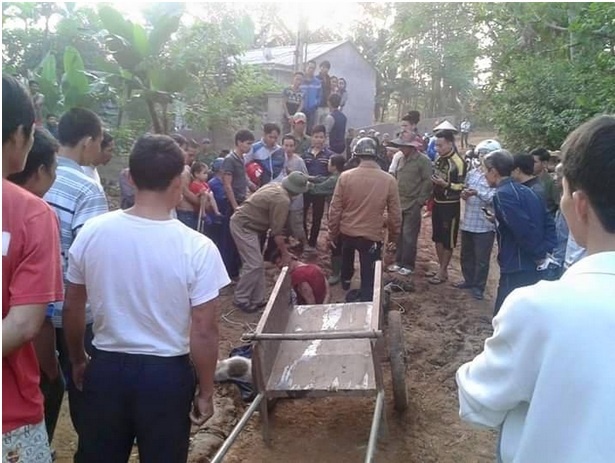 Hình ảnh được cho rằng là cảnh hiện trường vụ việc xảy ra tại ngã 3 khu 1, xã Giáp Lai, huyện Thanh Sơn, tỉnh Phú Thọ