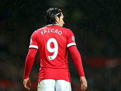 Falcao đang không là chính mình trong màu áo Man United