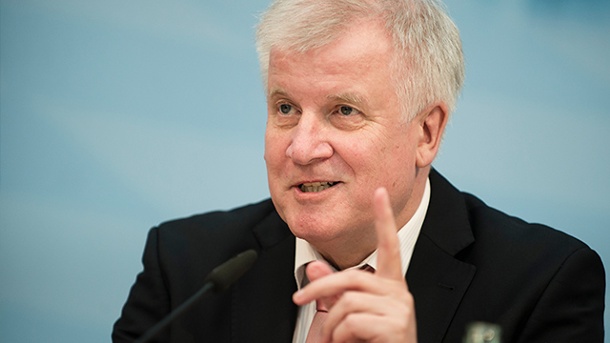 
Chủ tịch đảng Xã hội Cơ đốc giáo Đức (CSU) Horst Seehofer. Ảnh: DPA
