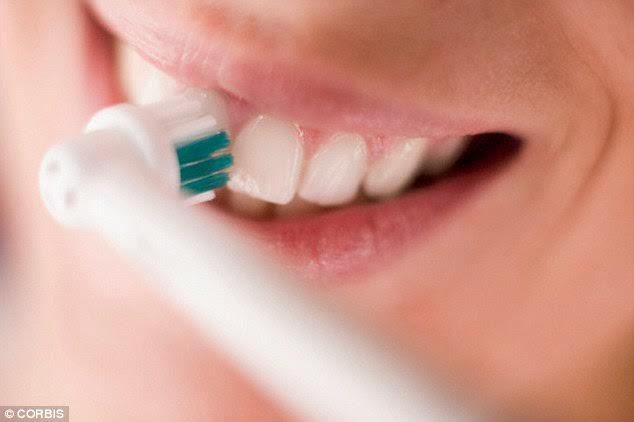
Đánh răng vẫn là cách vệ sinh răng miệng quan trọng nhất.
