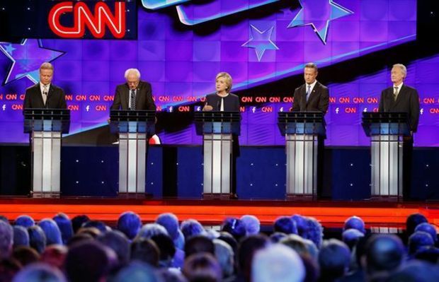 Các ứng viên đảng Dân chủ trong cuộc tranh luận. Ảnh: CNN
