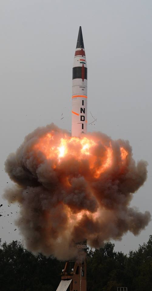 Tên lửa đạn đạo Agni-5 của Ấn Độ phóng thử hôm 31-01 vừa qua.