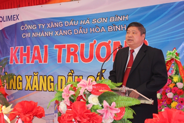 
Chủ tịch UBND huyện Kim Bôi Bùi Văn Dùm trong một sự kiện tại huyện nhà (ảnh: hasonbinh.petrolimex.com.vn)
