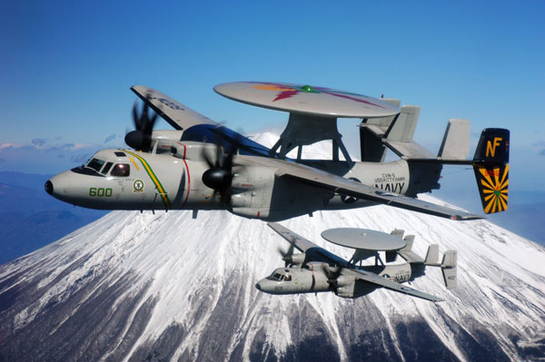 Máy bay cảnh báo sớm E-2C Hawkeyes của lực lượng Phòng vệ Nhật Bản.