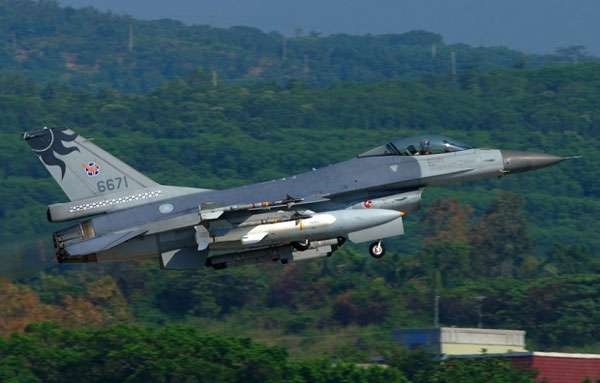 F-16 block 20 đã có thời gian sử dụng gần 20 năm. Ảnh: Defence News