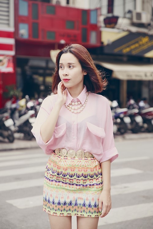 
Từ một cô nàng bước ra đường sẽ bị chê là mặc xấu, Lưu Hương Giang trở thành biểu tượng thời trang của làng giải trí.
