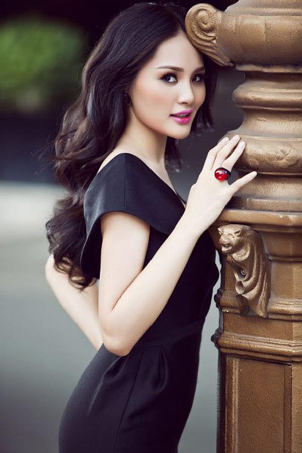 
Năm 2009. Hương Giang đại diện cho Việt Nam tham gia Miss World và lọt vào Top 16. Cô còn được website uy tín Globalbeauties bình chọn là Hoa hậu đẹp nhất châu Á.
