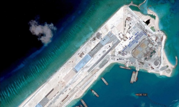 Ảnh chụp vệ tinh cho thấy hoạt động xây dựng trái phép của Trung Quốc trên Đá Chữ Thập, thuộc quần đảo Trường Sa của Việt Nam. Ảnh: AFP.