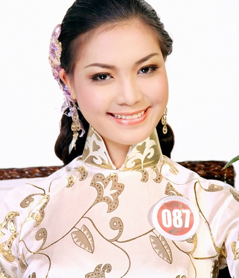 Tuy nhiên, Thùy Dung lại được các nhiếp ảnh gia và giới chuyên môn nhận xét là gương mặt có chiều sâu và thần thái của một Hoa hậu.
