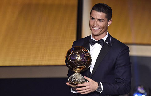 Là đương kim Quả bóng vàng, lẽ ra Ronaldo nên hành xử đúng mực hơn