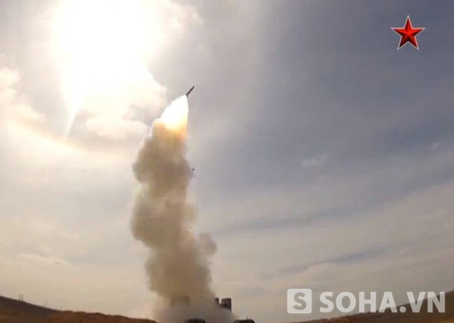 Tên lửa S-300 khai hỏa
